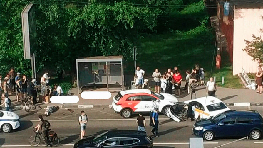 Появилось видео момента наезда автомобиля каршеринга на пешеходов в Люберцах