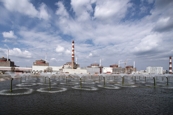 Охладительные бассейновые установки на Запорожской АЭС в Энергодаре