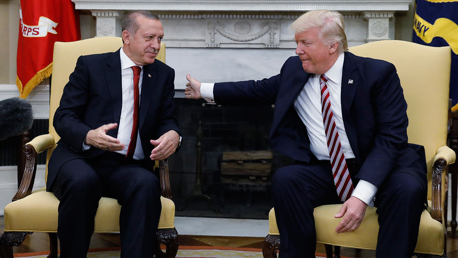 Президент Турции Реджеп Тайип Эрдоган и президент США Дональд Трамп во время встречи в Белом доме, 16 мая 2017 года