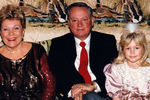 Баррон Хилтон с женой Мэрилин и внучкой Пэрис