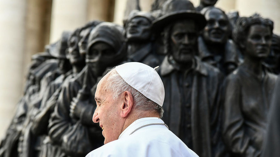 Папа Римский Франциск открывает памятник мигрантам в&nbsp;Ватикане, 29 сентября 2019 года