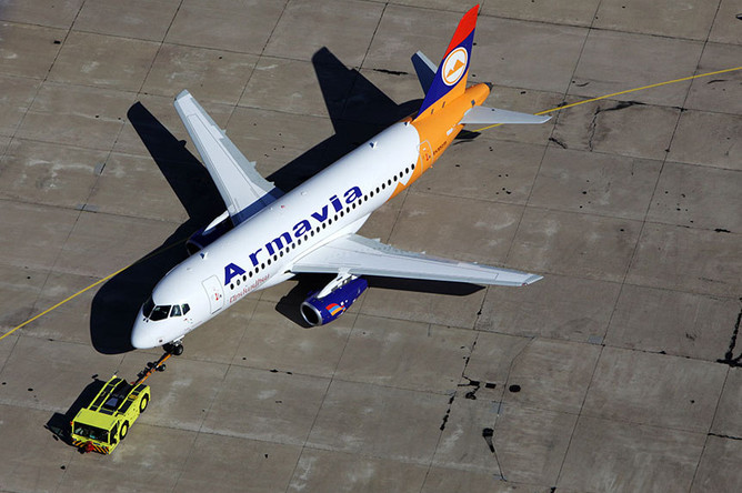 Армения отказывается от монополии «Армавиа» на авиаперевозки