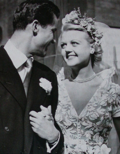 В&nbsp;1946 году на&nbsp;вечеринке у&nbsp;актера Харда Хэффилда актриса познакомилась с&nbsp;ирландским актером Питером Шоу, и через&nbsp;три года они поженились