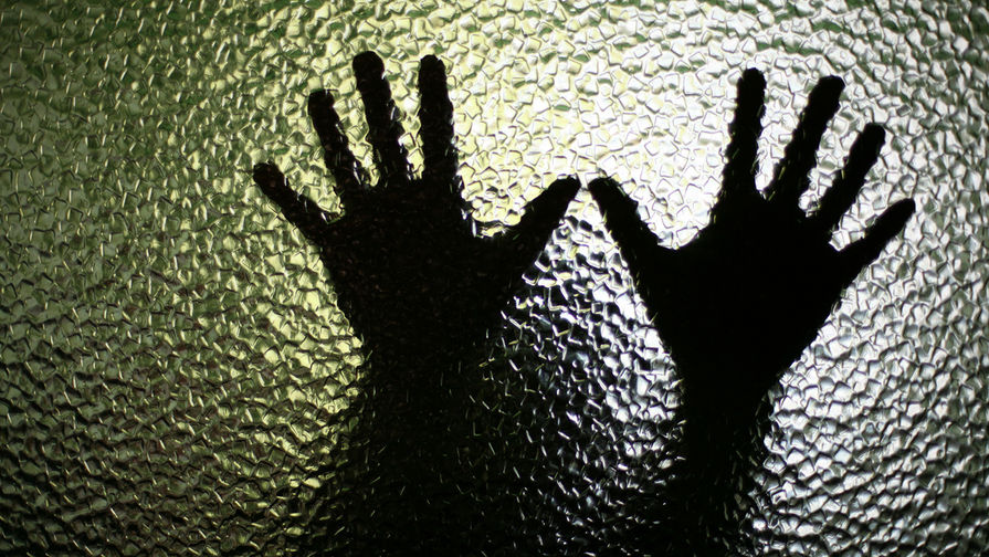 Житель Омска подозревается в сексуальном насилии над своими малолетними детьми