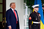 Президент США Дональд Трамп и президент Украины Владимир Зеленский во время встречи, 18 августа 2025 года