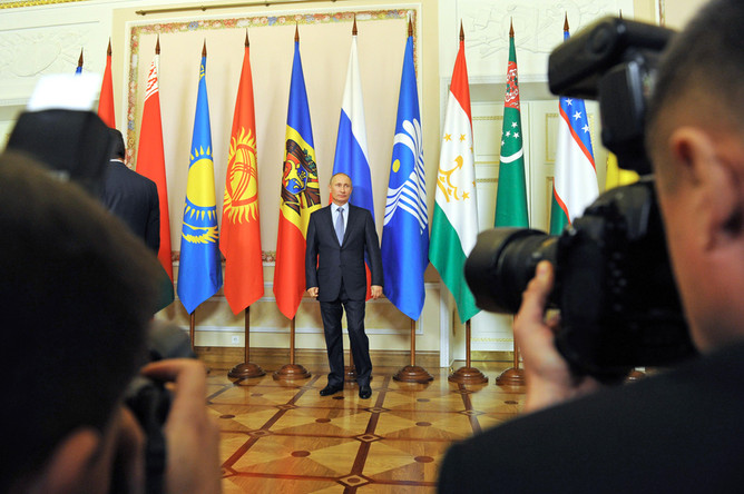 Премьер-министр РФ встретился с главами делегаций государств-участников СНГ