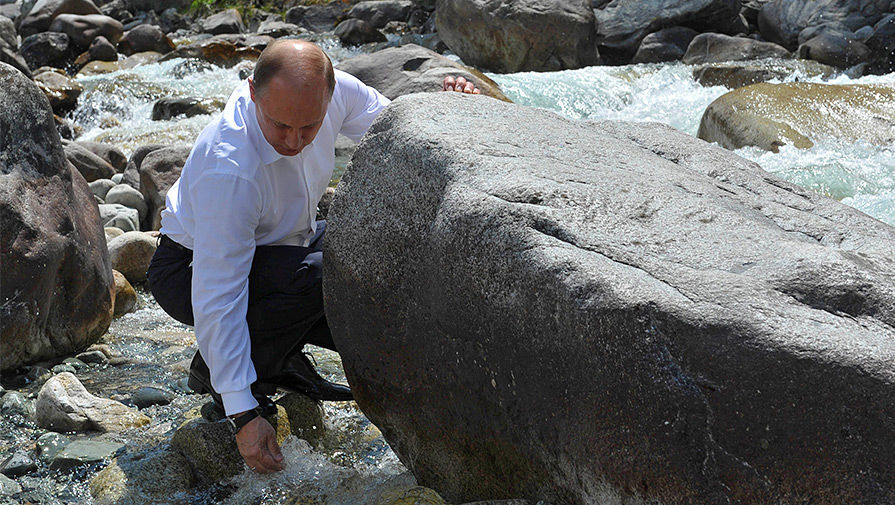 Президент России Владимир Путин во время поездки в Киргизию, 2013 год