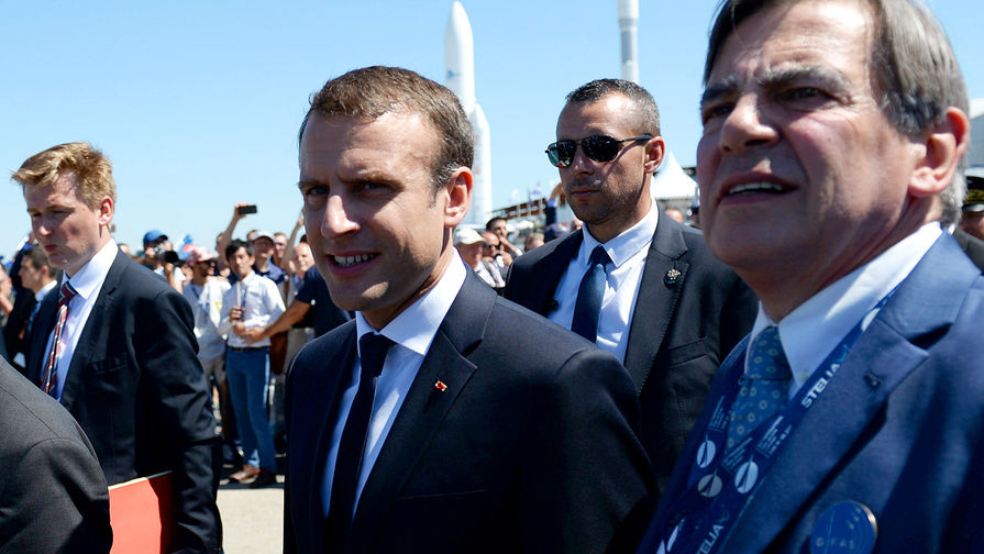 Президент Франции Эммануэль Макрон на&nbsp;Международном авиасалоне &laquo;Ле-Бурже &ndash; 2017&raquo; во Франции