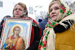 Верующие на «объединительном соборе» на Софийской площади в Киеве, 15 декабря 2018 года