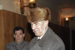 Бывший министр обороны СССР Дмитрий Язов, обвиняемый по делу ГКЧП, перед началом заседания Верховного суда, 1993 год