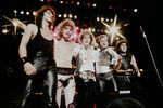 Группа Bon Jovi после выступления в Токио, 1985 год 