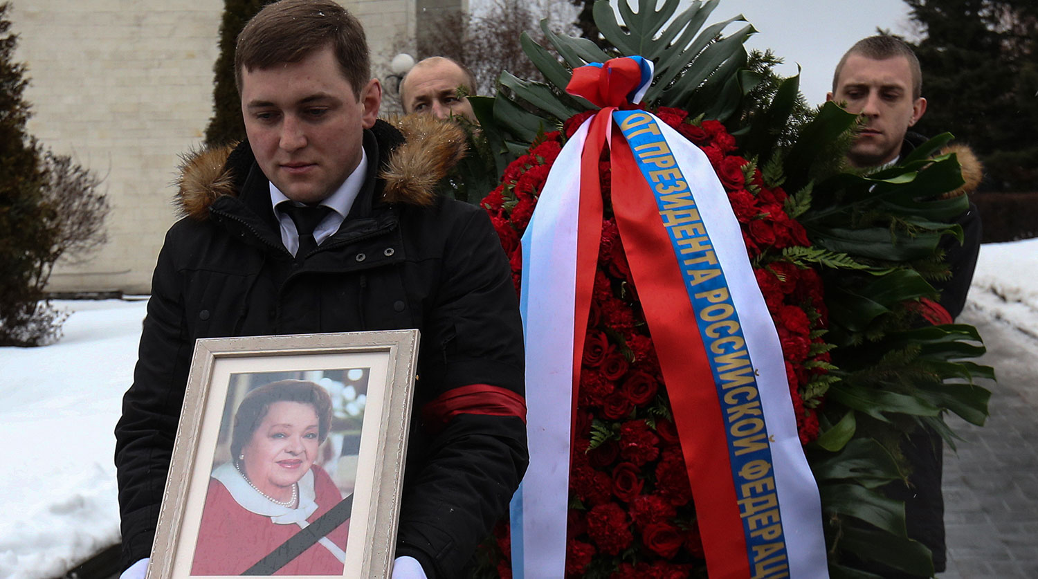 Прощание с актрисой Натальей Крачковской на Троекуровском кладбище в Москве
