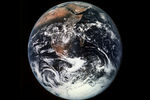 Вид на Землю из корабля миссии «Аполлон-17», декабрь 1972 года