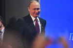 Президент РФ Владимир Путин на двенадцатой большой ежегодной пресс-конференции в Центре международной торговли на Красной Пресне