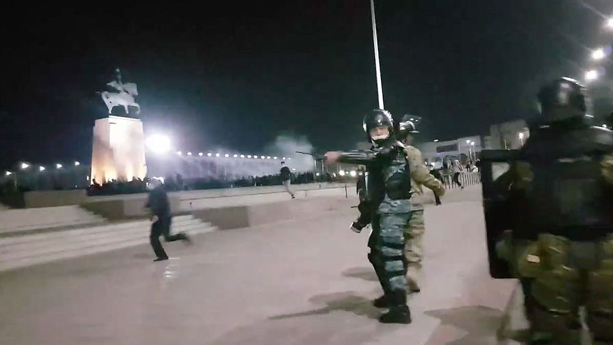 На протестах в Бишкеке пострадали 16 человек 