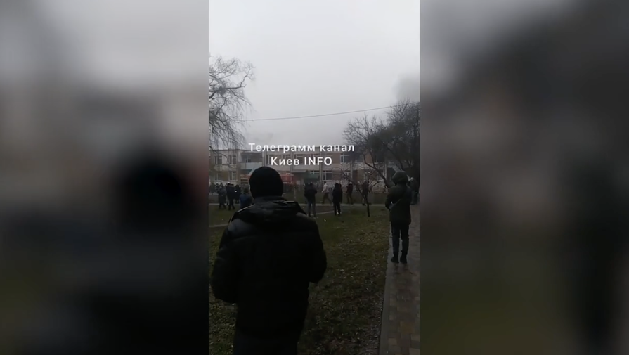 Вертолет упал возле детского сада в Броварах под Киевом