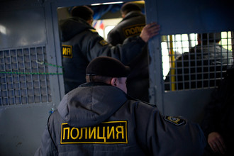 Власть предпочитает тратить на армию и полицию, а не на образование и медицину