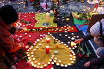 Жители Брюсселя почтили память жертв терактов 