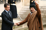 После начала иностранной интервенции сын Каддафи Сейф аль-Ислам объявил, что его страна финансировала предвыборную кампанию президента Франции Николя Саркози в 2007 году. Его Каддафи в последние годы называл «другом», после того, как Париж стал одним из главных застрельщиков военной операции против Каддафи, в Триполи французского президента стали называть «клоуном»