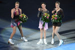 Анна Погорилая (Россия) – серебряная медаль, Евгения Медведева (Россия) – золотая медаль, Каролина Костнер (Италия) – бронзовая медаль.