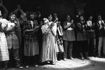 Поклон после спектакля «Самозванец» по пьесе Льва Корсунского в Театре-студии на Юго-Западе, 1987 год
