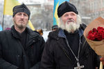 Священнослужители перед началом «объединительного собора» на Софийской площади в Киеве, 15 декабря 2018 года