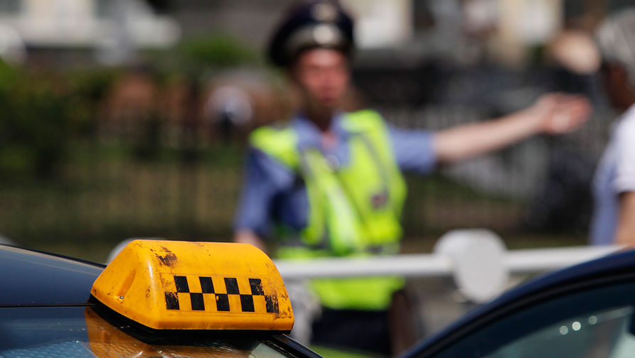 В центре Москвы таксист избил пассажирку и похитил ее деньги 