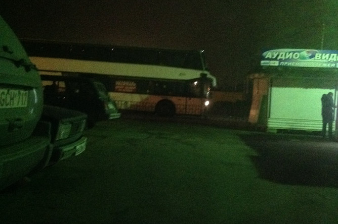 Автобус до Махачкалы у строительного рынка в Мамырях