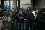 Пострадавший участник столкновений у здания Верховного совета Крыма в Симферополе