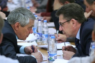 Специалист Олимпийского комитета России Александр Грушин и директор Центра спортивной подготовки сборных команд России Александр Кравцов