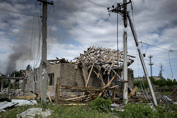 Дом, разрушенный во время авиационного удара вооруженных сил Украины по&nbsp;станице Луганская