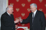 Первый президент России Борис Ельцин и Эдуард Шеварднадзе во время встречи в Кремле, 1996 год
