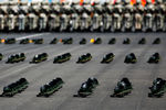 Репетиция парада в честь 70-летия окончания Второй мировой войны на военной базе в Пекине