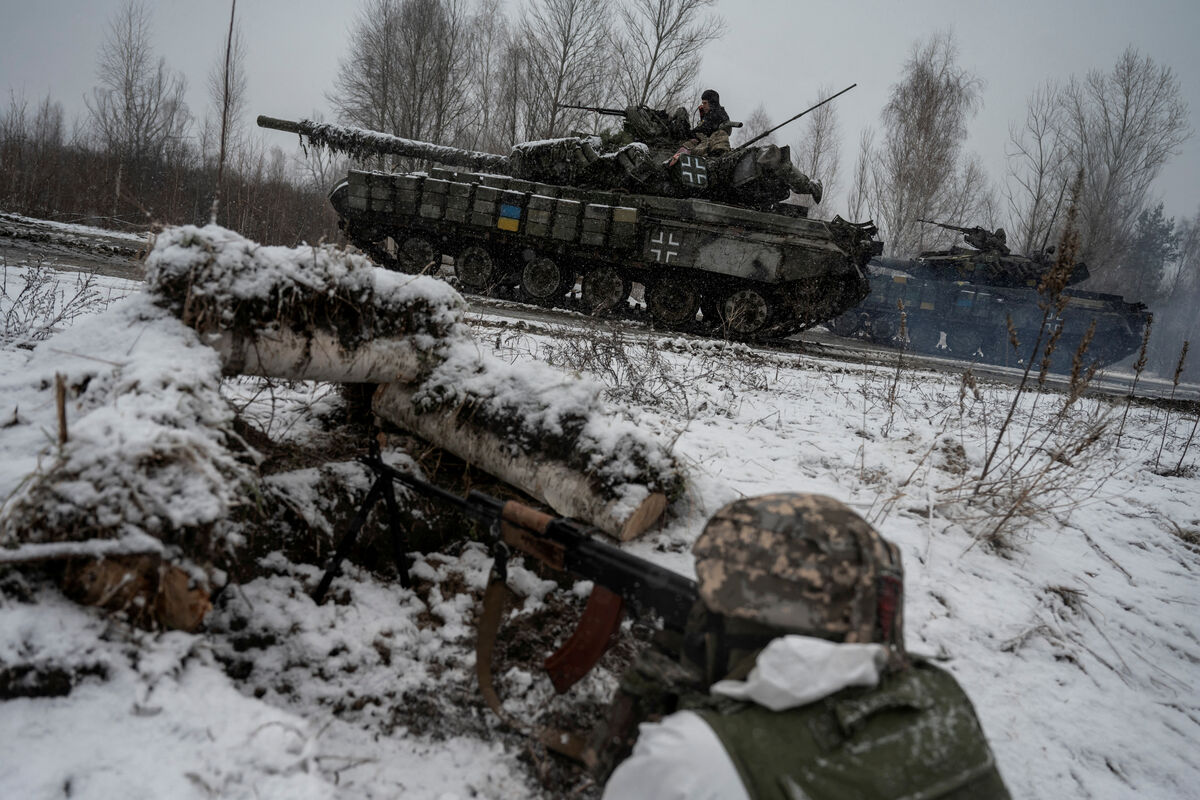 Военная медсестра сообщила об охоте ВСУ на российских медиков в зоне  спецоперации - Газета.Ru | Новости