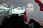 Ольга Медведцева во время торжественной церемонии награждения российских победителей и призеров Олимпийских игр-2010 в Ванкувере автомобилями Audi на Васильевском спуске, 2010 год