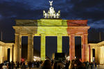 Бранденбургские ворота в Берлине подсветили в цвета флага Бельгии 
