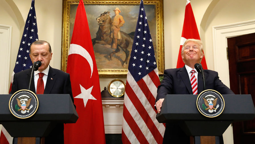 Президент Турции Реджеп Тайип Эрдоган и президент США Дональд Трамп во время встречи в Белом доме, 16 мая 2017 года