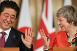 Премьер-министр Японии Синдзо Абэ и премьер-министр Великобритании Тереза Мэи?, 2019 год