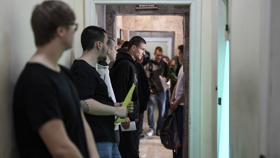 Песков переадресовал в Минобороны России вопрос о поиске призывников по камерам в Москве