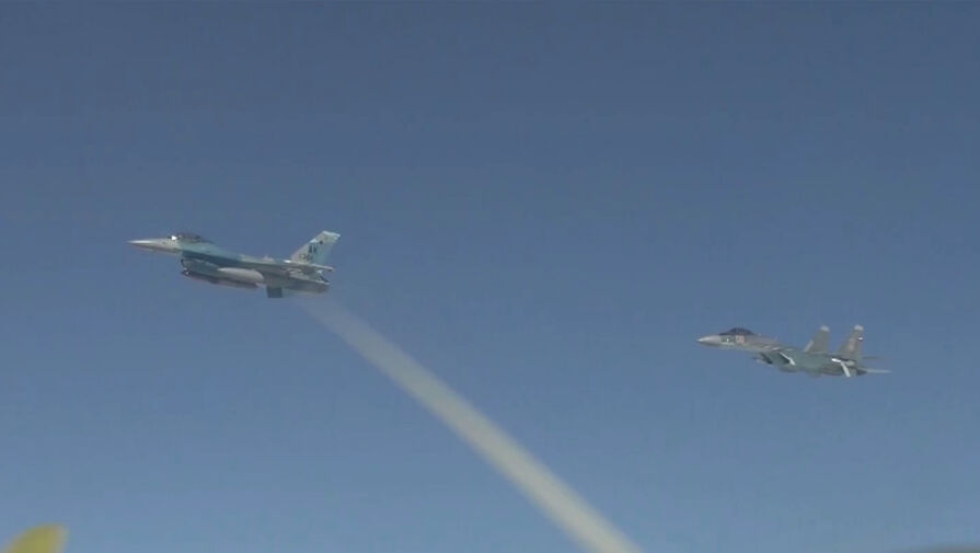 Два российских ракетоносца выполнили плановый полет над нейтральными водами Берингова моря