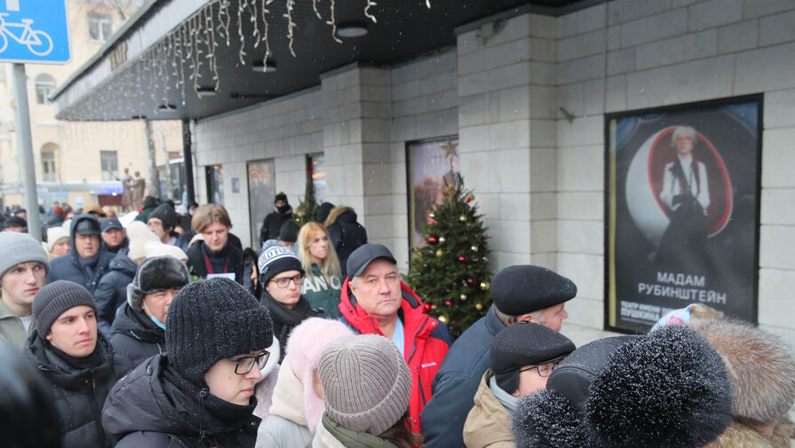 Гроб Веры Алентовой проводили овациями