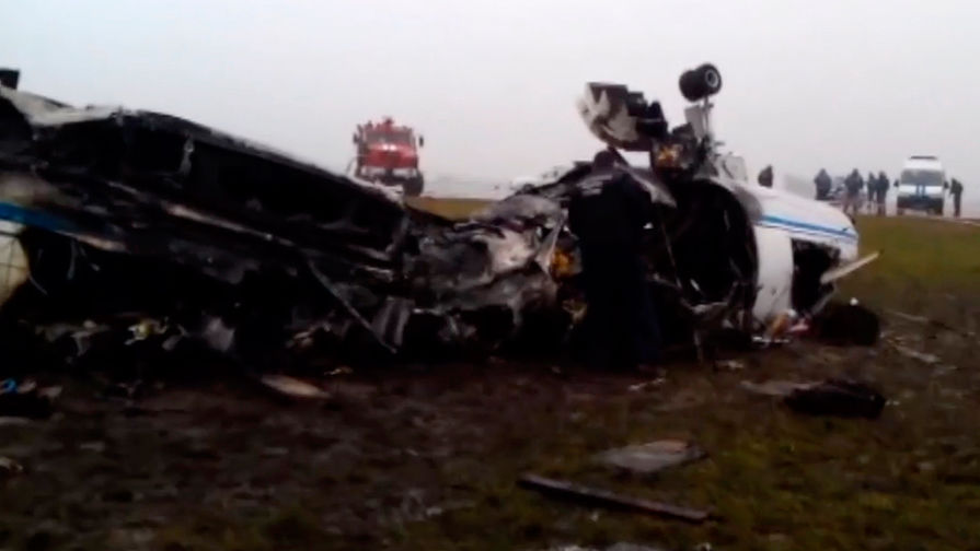 На месте крушения самолета Falcon 50 в аэропорту«Внуково, 21 октября 2014 года
