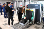 Проверка багажа в вокзальном комплексе Восточный в Москве