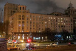 Вид на жилой дом («Дом нефтяников») на набережной Тараса Шевченко, где произошел пожар