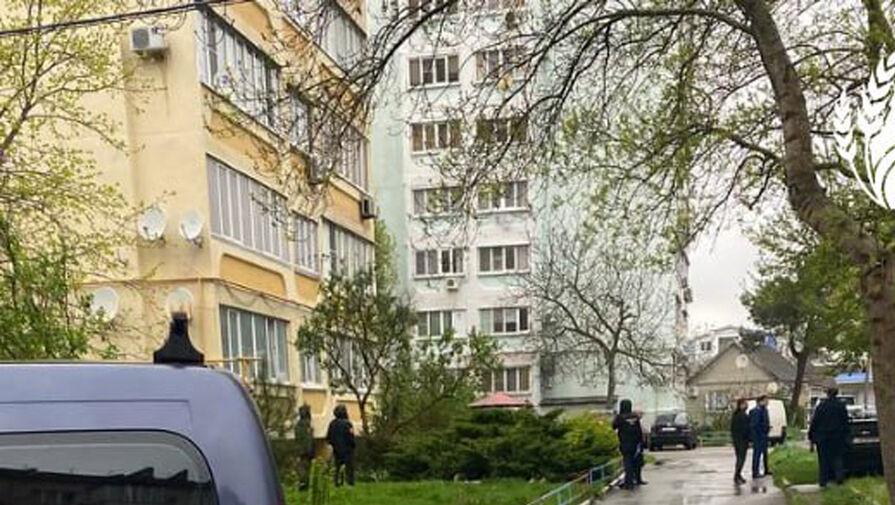 В Саратове четырехлетняя девочка выпала со второго этажа