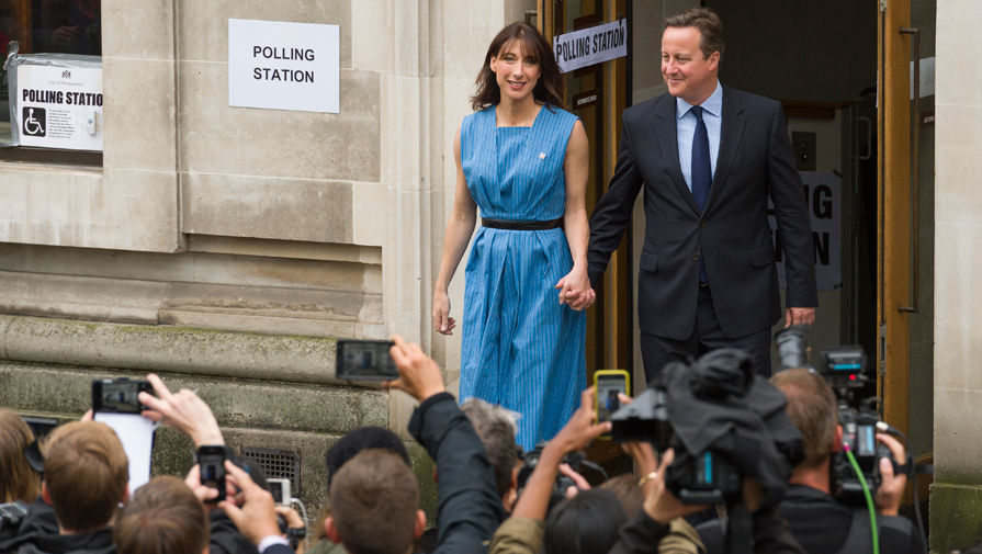 Премьер-министр Великобритании Дэвид Кэмерон и его супруга Саманта после голосования в&nbsp;Методистском центральном зале Вестминстера на&nbsp;референдуме по&nbsp;сохранению Великобританией членства в&nbsp;Европейском союзе