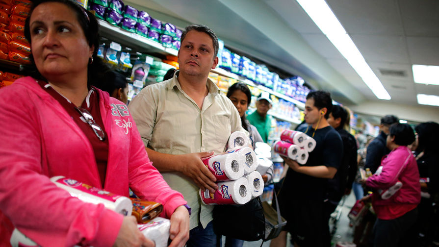 Очередь в Каракосе за туалетной бумагой, 2013 год 