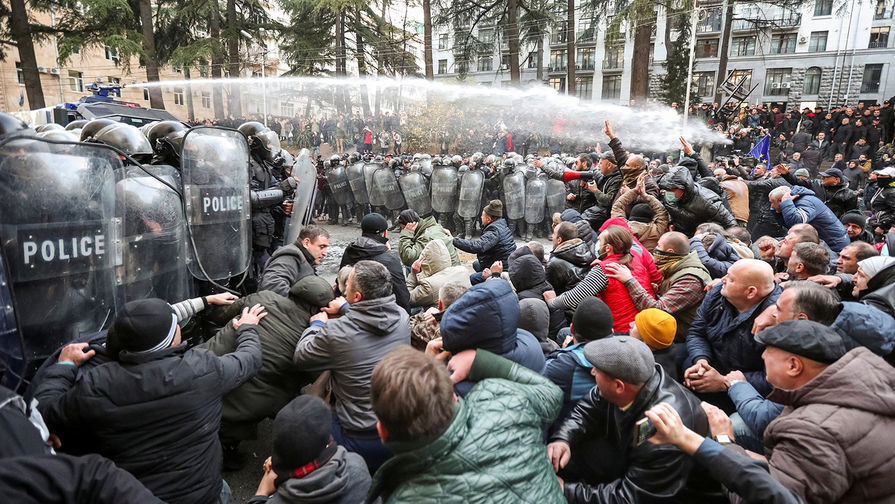 Столкновения между протестующими и полицией в Тбилиси, 18 ноября 2019 года