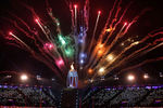 Салют над Олимпийским стадионом во время церемонии открытия XII зимних Паралимпийских игр в Пхенчхане