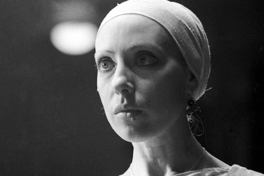 Инна Чурикова в спектакле «Тиль» театра «Ленком», 1977 год